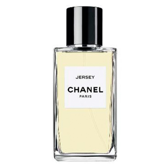 Chanel Jersey (Шанель) - аромат на тему Джерси- одного из самых любимых материалов законодательницы моды. Легкий и воздушный, гибкий и таинственный, подобно хорошим духам, подчеркивает женственность произведений Коко.
