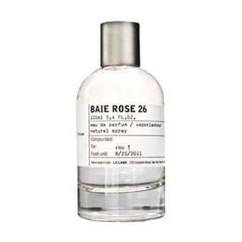 Le Labo Baie Rose 26 Le Labo - цветочно-альдегидный аромат, подходит мужчинам и женщинам. Основные ноты композиции: виргинский кедр, мускус, гвоздика, амбра, розовый перец, альдегиды, перец, ароматная роза. НАЛИЧИЕ УТОЧНЯЙТЕ!!!
