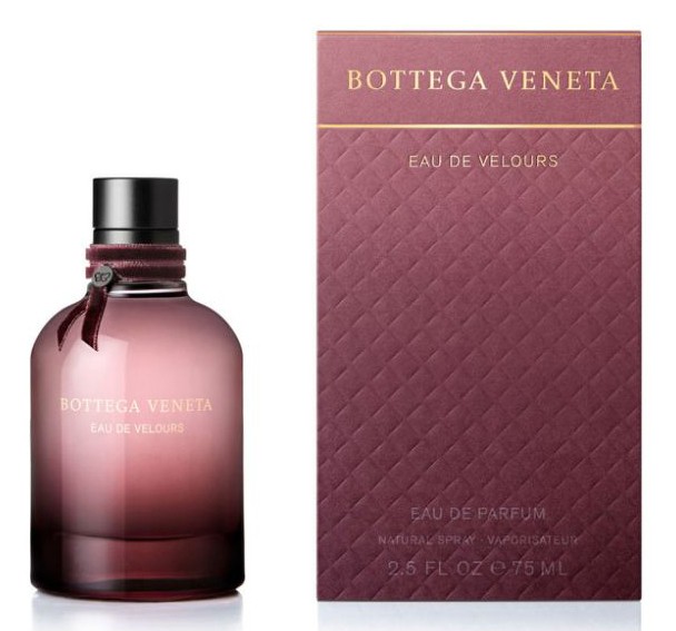Bottega Veneta Eau de Velours Bottega Veneta шипровый аромат для женщин. Основные ноты: бергамот, жасмин, розовый перец, роза, слива, специи, кожа, пачули.
