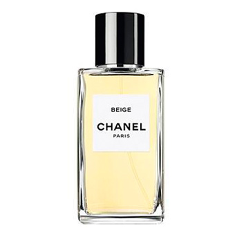 Chanel Beige - дань необыкновенной, потрясающей, уникальной женщине, Коко Шанель, создательнице Дома Мод Chanel. Она считала бежевый цвет одним из тех цветов, в котором сосредоточена природная чувственность и естественная элегантность, сделав его одним из своих фирменных цветов. Духи впитали в себя сладость меда, свежесть фрезии и нежность франгипани, а терпковатость боярышника, создавая гармонию цветов теплого "бабьего лета".
