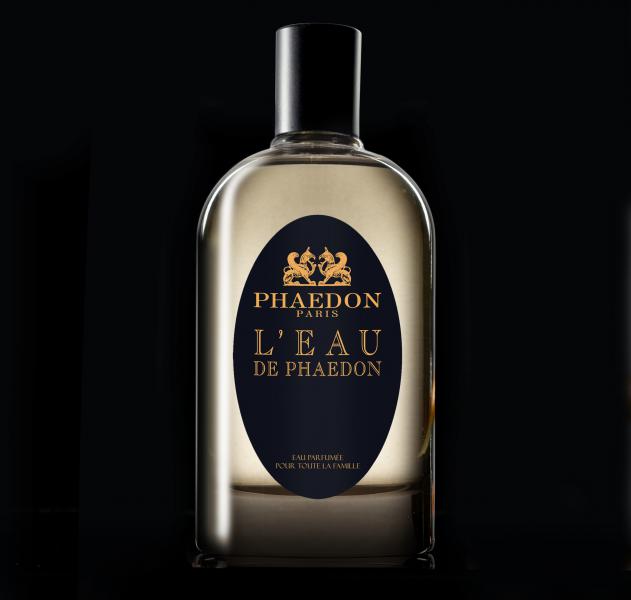Унисекес аромат от Phaedon Paris - L'Eau de Phaedon выпущен в 2014 году. Он принадлежит к семейству фужерно-зеленых ароматов. Состав L'Eau de Phaedon - в начале композиции нероли, мандарин, жасмин. В сердце - алоэ, агава.  В базе древесные ноты и мускус.
